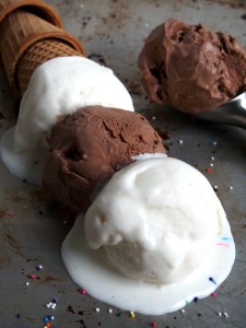 Vanilla Bean Ice Cream and Extra Creamy Chocolate Ice Cream Recipes | ComfortablyDomestic.com