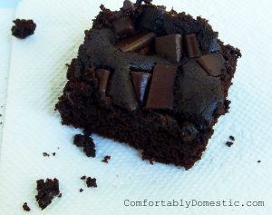 Allergy-Friendly Brownies that are Gluten Free and Egg Free | ComfortablyDomestic.com Delicious fudge brownies that are so good that you won't even miss what's missing! Free of gluten, eggs, nuts, and soy!