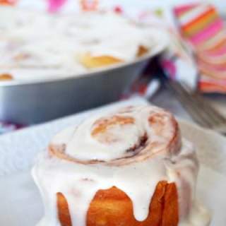 homemade-vanilla-latte-cinnamon-rolls